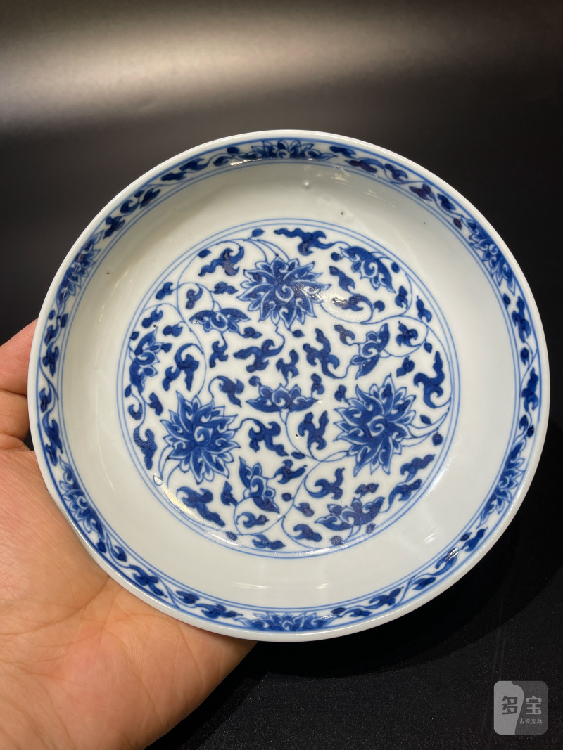 清康熙 青花缠枝莲纹盘 - 图3
